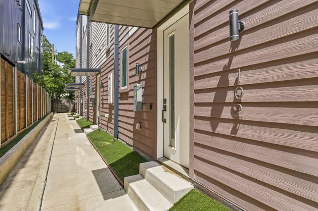 2102 N Prairie Avenue 102, Dallas, TX 75204