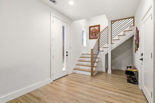 2102 N Prairie Avenue 102, Dallas, TX 75204
