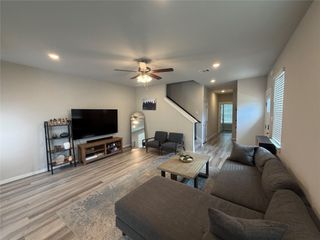 125 Threshing RD A, Buda, TX 78610