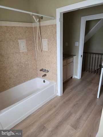 649 BORDENTOWN RD, Burlington, NJ 08016