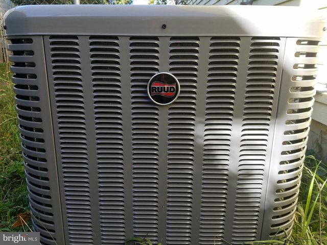 649 BORDENTOWN RD, Burlington, NJ 08016