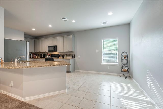 1008 8th Avenue N, Texas City, TX 77590