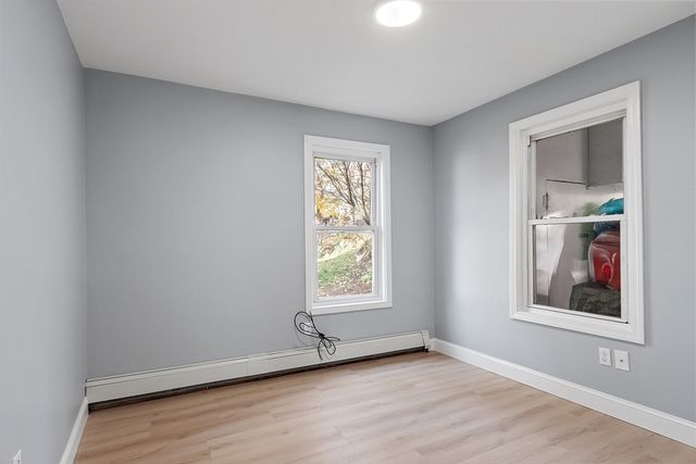 24 Greenwood St, Gardner, MA 01440