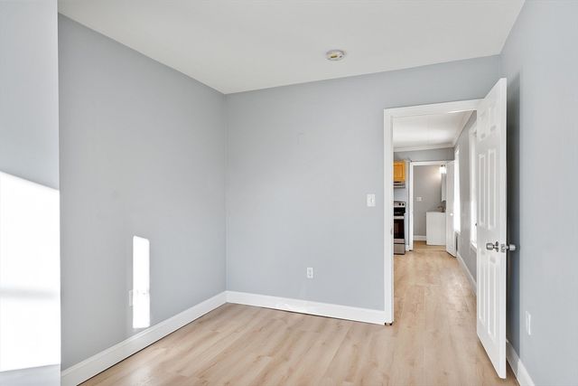 24 Greenwood St, Gardner, MA 01440