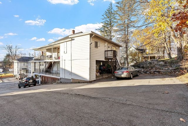 24 Greenwood St, Gardner, MA 01440