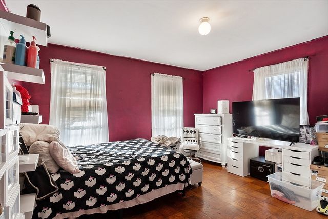 24 Greenwood St, Gardner, MA 01440