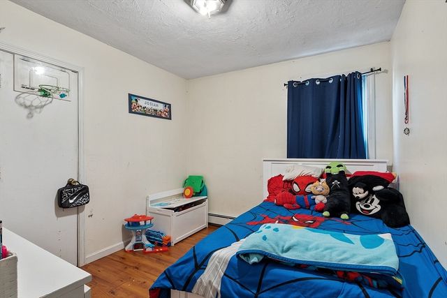 24 Greenwood St, Gardner, MA 01440