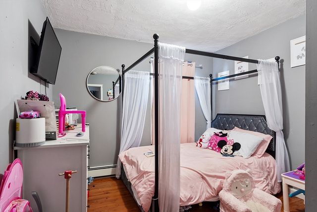 24 Greenwood St, Gardner, MA 01440