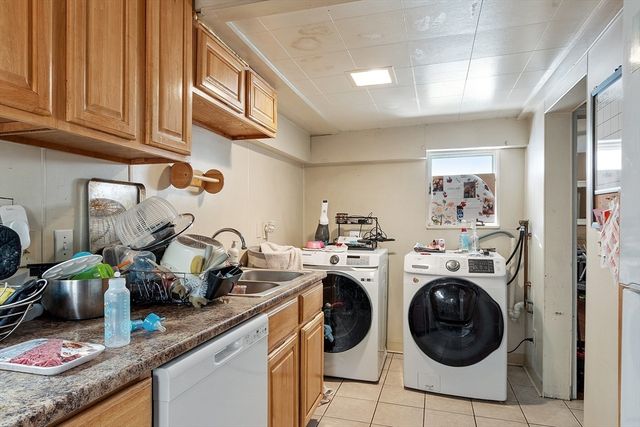 24 Greenwood St, Gardner, MA 01440