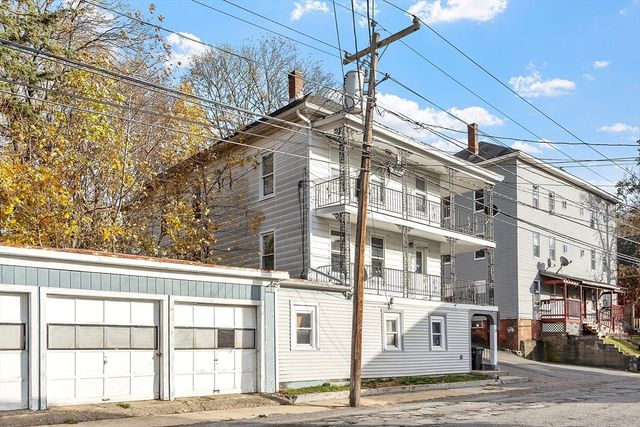 24 Greenwood St, Gardner, MA 01440