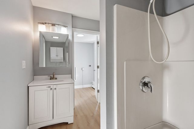 24 Greenwood St, Gardner, MA 01440