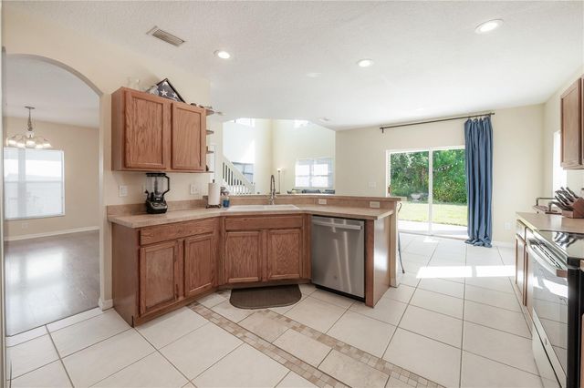 7808 CARRIAGE POINTE DRIVE, Gibsonton, FL 33534