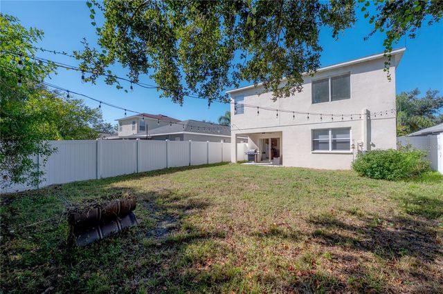 7808 CARRIAGE POINTE DRIVE, Gibsonton, FL 33534