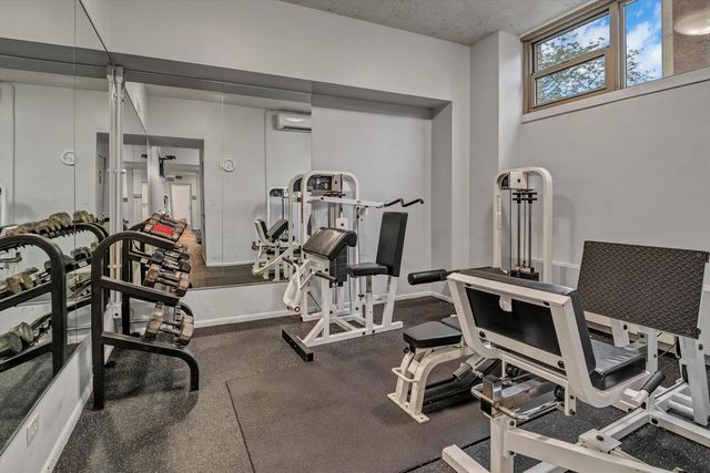 1550 N Lake Shore Drive 2A, Chicago, IL 60610