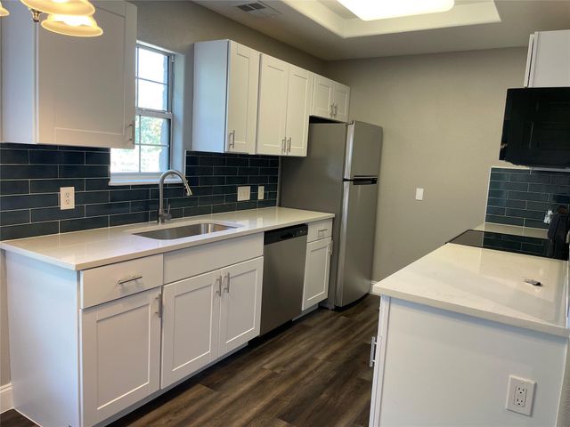 2004 Maple ST, Georgetown, TX 78626