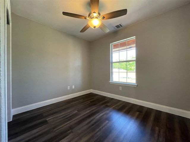 2004 Maple ST, Georgetown, TX 78626