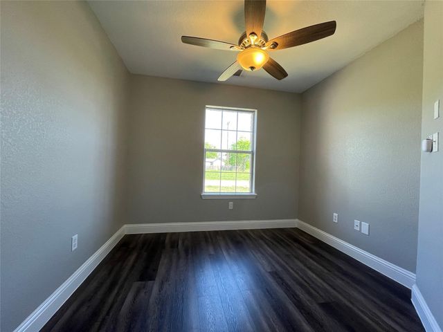 2004 Maple ST, Georgetown, TX 78626