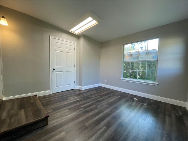 2004 Maple ST, Georgetown, TX 78626
