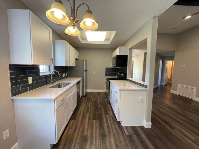 2004 Maple ST, Georgetown, TX 78626