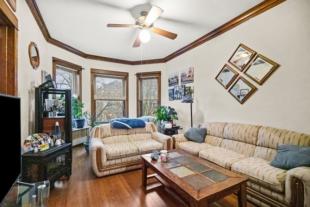 1336 W Cornelia Avenue 2, Chicago, IL 60657
