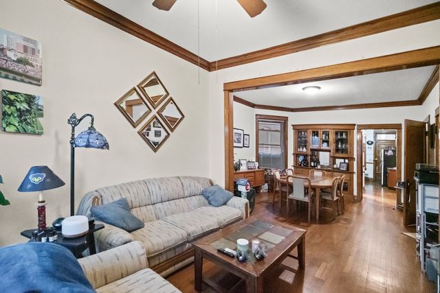 1336 W Cornelia Avenue 2, Chicago, IL 60657