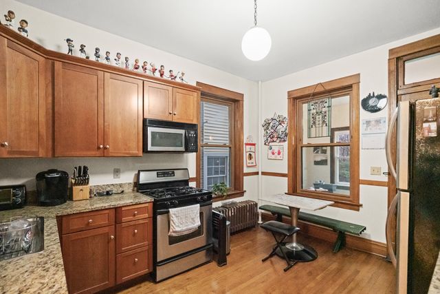 1336 W Cornelia Avenue 2, Chicago, IL 60657