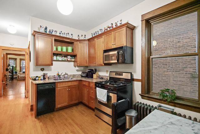 1336 W Cornelia Avenue 2, Chicago, IL 60657