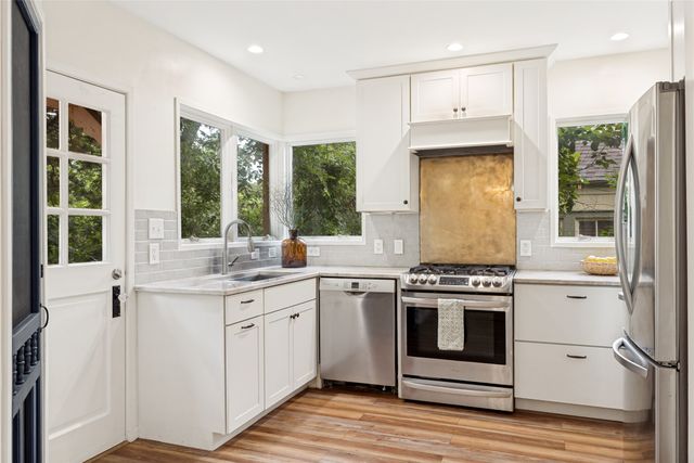7011 Hammond Avenue, Dallas, TX 75223