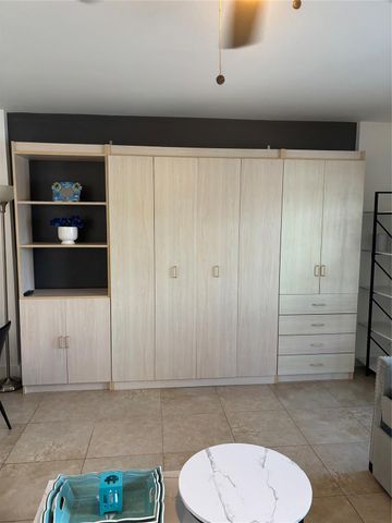 2900 NE 30th St B-2, Fort Lauderdale, FL 33306