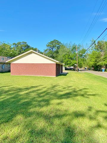 501 Red Springs Avenue, Mt Pleasant, TX 75455