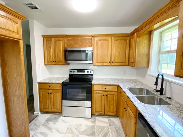501 Red Springs Avenue, Mt Pleasant, TX 75455