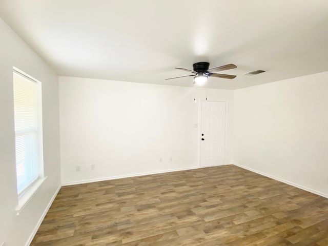 501 Red Springs Avenue, Mt Pleasant, TX 75455