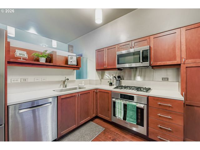 3601 S RIVER Pkwy 429, Portland, OR 97239