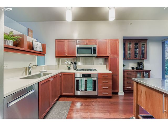 3601 S RIVER Pkwy 429, Portland, OR 97239