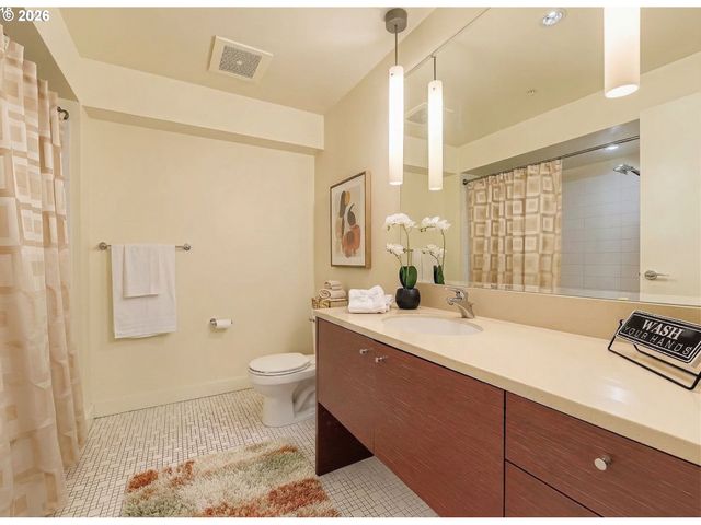 3601 S RIVER Pkwy 429, Portland, OR 97239