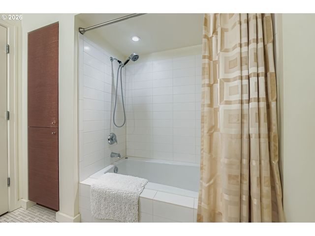 3601 S RIVER Pkwy 429, Portland, OR 97239