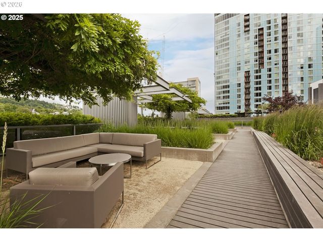 3601 S RIVER Pkwy 429, Portland, OR 97239