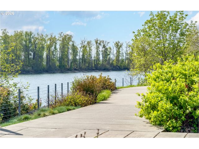 3601 S RIVER Pkwy 429, Portland, OR 97239