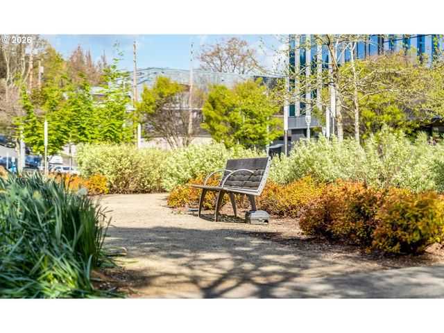 3601 S RIVER Pkwy 429, Portland, OR 97239