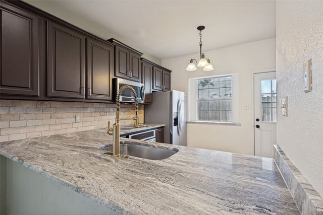 1383 Mimosa Lane, Lewisville, TX 75077