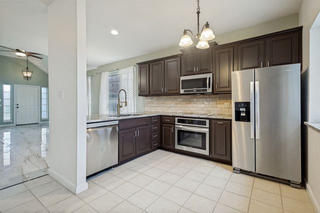 1383 Mimosa Lane, Lewisville, TX 75077