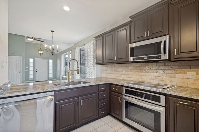 1383 Mimosa Lane, Lewisville, TX 75077
