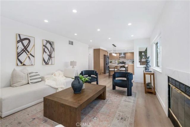 20657 Septo, Chatsworth, CA 91311