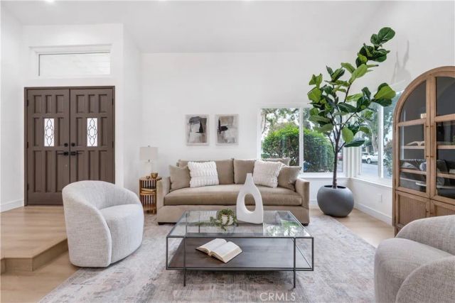 20657 Septo, Chatsworth, CA 91311