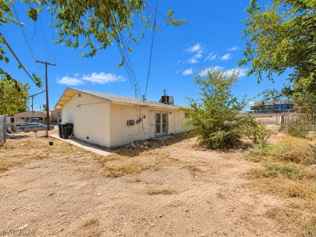 524 Recco Avenue, North Las Vegas, NV 89030 — photo 2