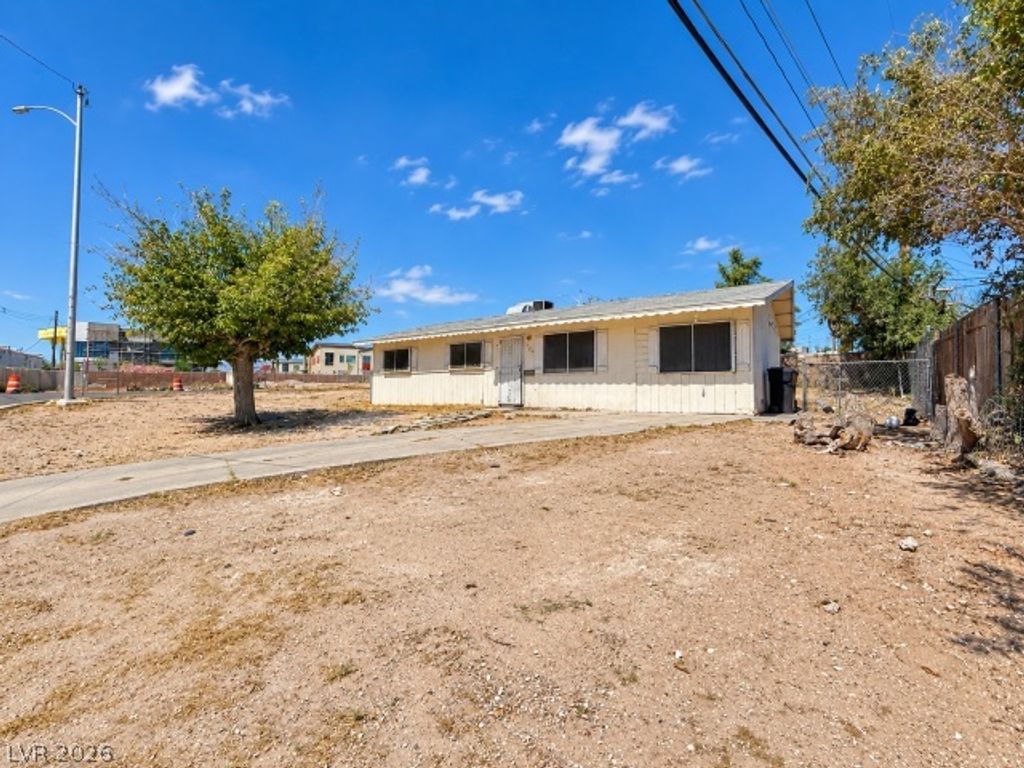 524 Recco Avenue, North Las Vegas, NV 89030 — photo 4