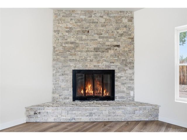 405 Elliott St, Longmont, CO 80504