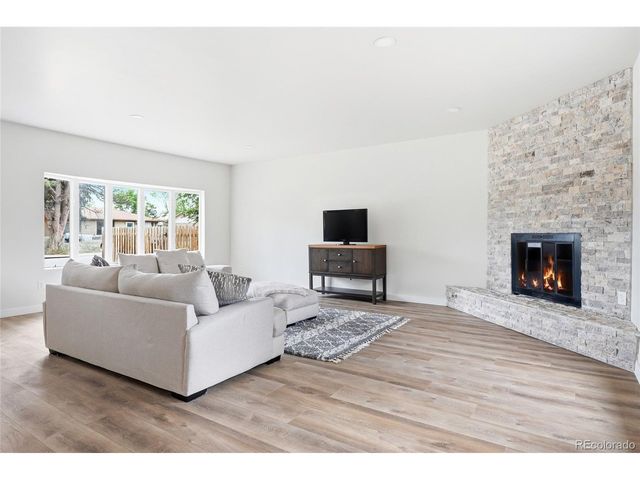 405 Elliott St, Longmont, CO 80504