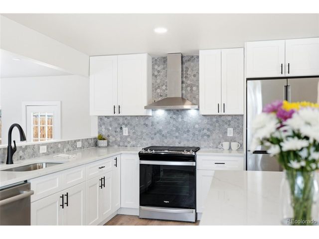 405 Elliott St, Longmont, CO 80504