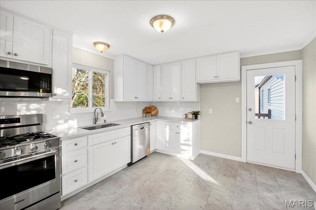 10471 Canter Way, Overland, MO 63114